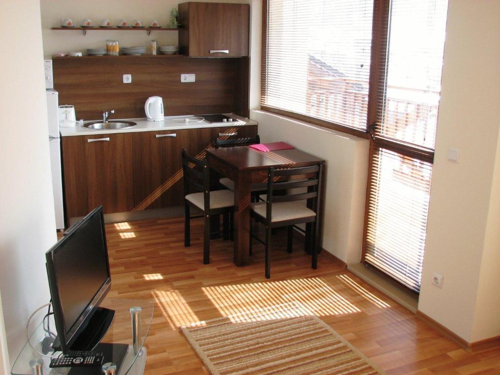 Aquilon Hotel & Thermal Pools Banya  Bilik gambar
